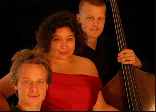 Almost Ella Jazz Trio - Bookinginformation: Musiker-Børsen ApS