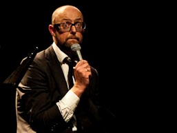 Jan Svarrer - komisk causeri - uforlignelig mimik
