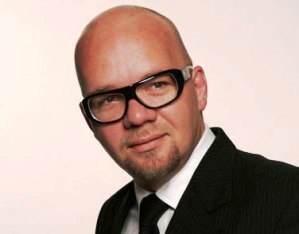 Lars Hjortshøj - bundsolid komiker - performer