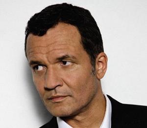 Michael Car�e: crooner - �refryd - entertainer