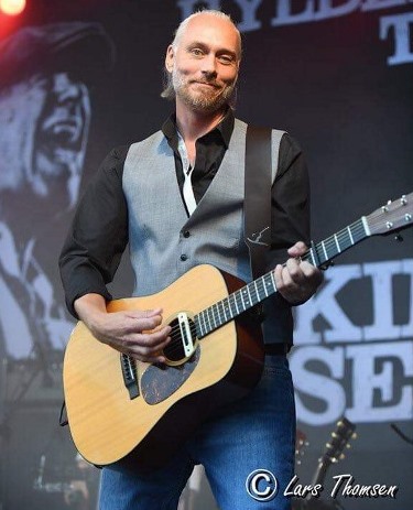 Anders Abrahamsen - akustisk/guitarspiller/sanger - folk/country - pop/rock