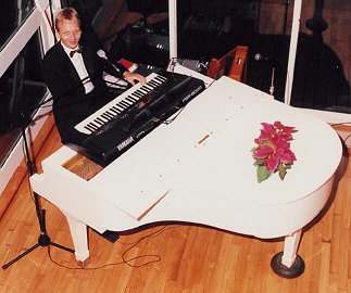 brian_thomsen_3.jpg (25452 bytes)