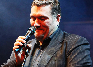 Amin Jensen - komiker - entertainment i srklasse - foredrag