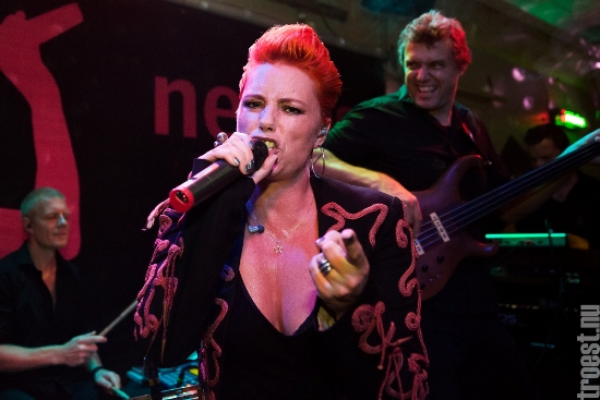 Nellies booking partyband