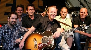 Flyers - mere live end nogenside