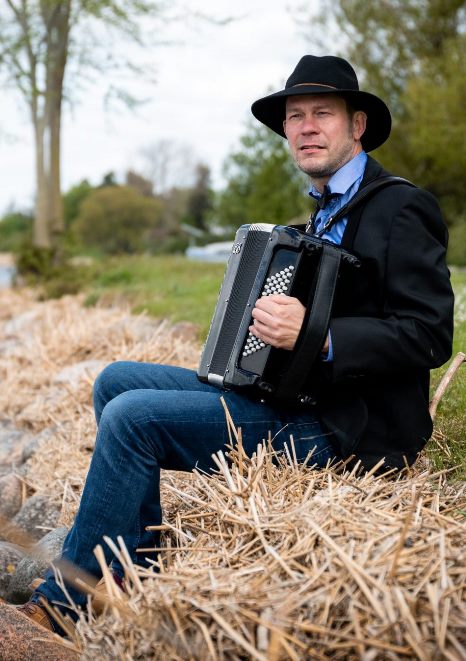 Johannes Jrgensen – personlig og varm underholdning p harmonika